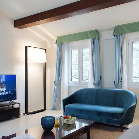 Dafne Magnificent Attic Overlooking The Duomo Apartment Florence